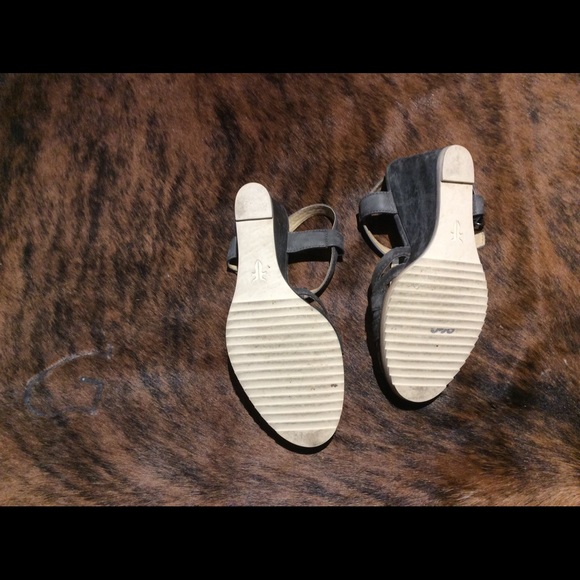 Shoes - Picture 3 of 4